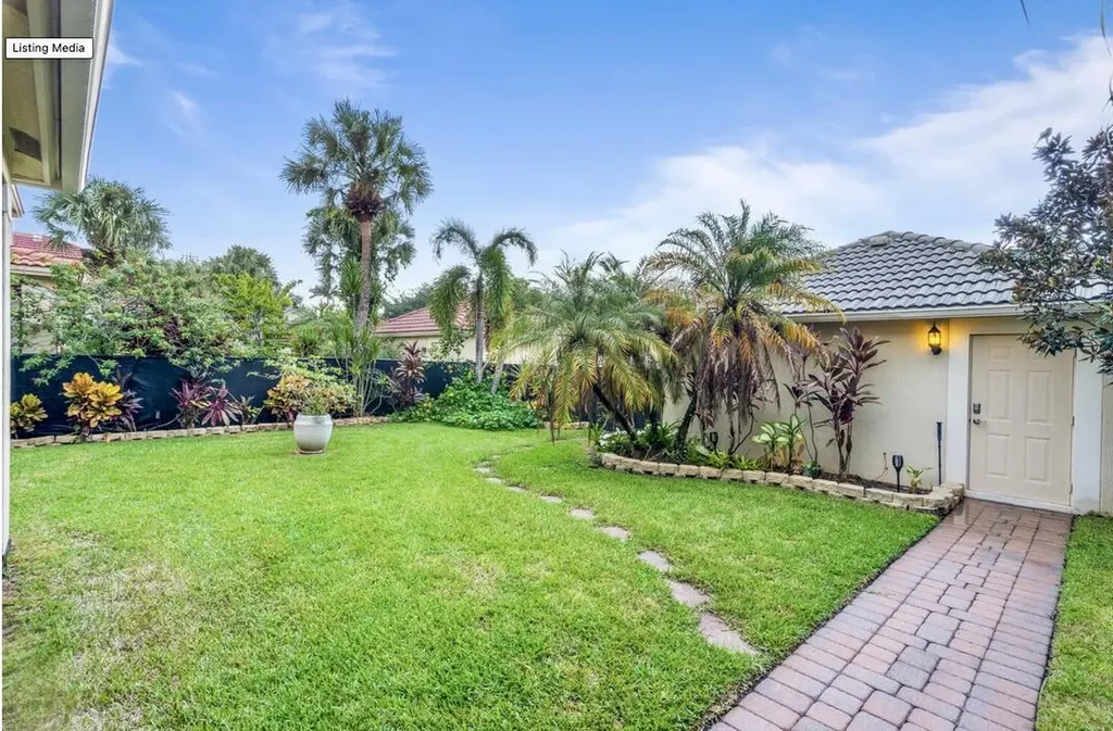 8212 Calterra Drive Palm Beach Gardens FL 33418
