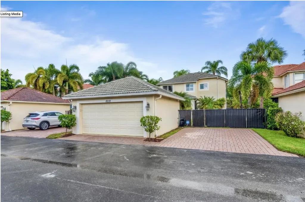 8212 Calterra Drive Palm Beach Gardens FL 33418