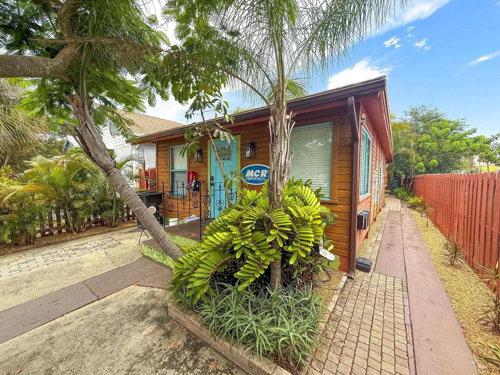 17 S L Street Lake Worth Beach FL 33460
