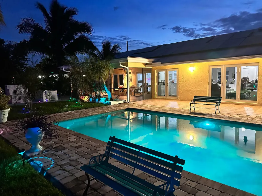 5010 Woodstone Circle N Lake Worth FL 33463