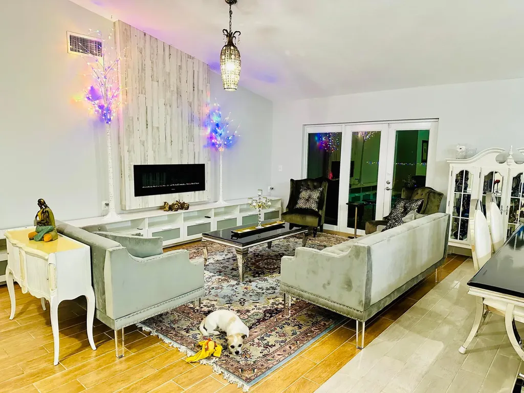 5010 Woodstone Circle N Lake Worth FL 33463