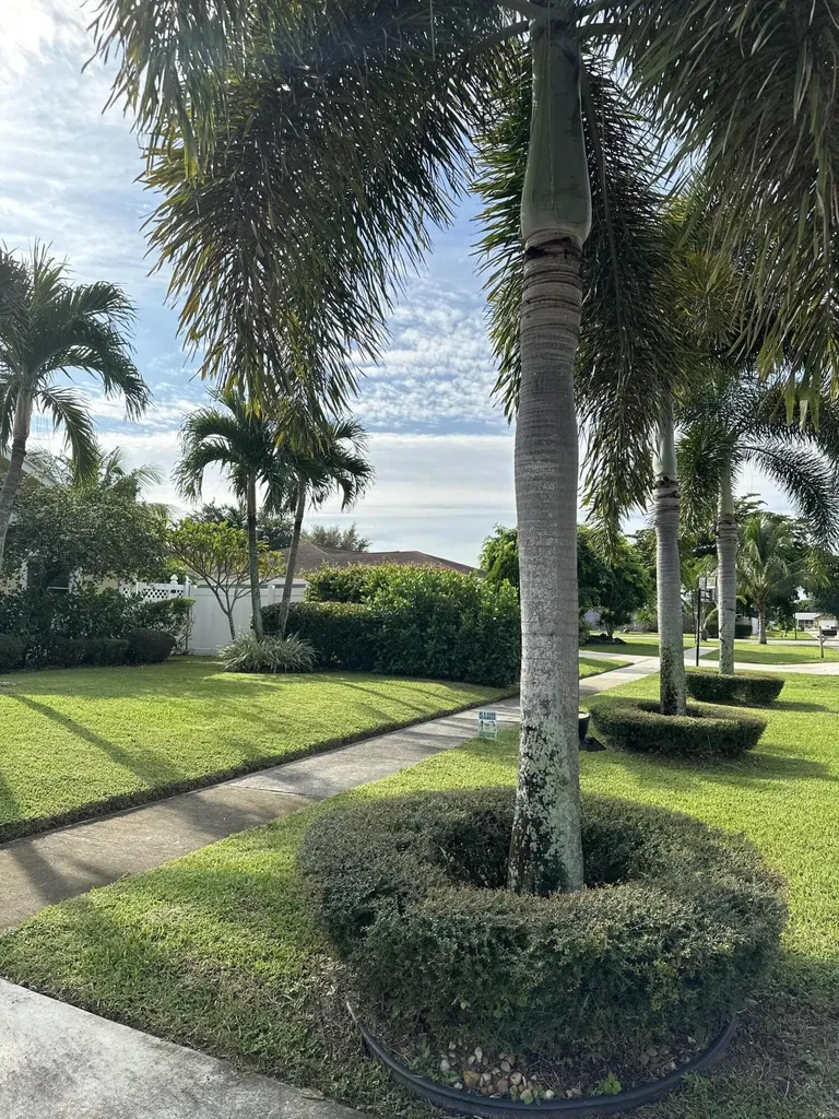 5010 Woodstone Circle N Lake Worth FL 33463