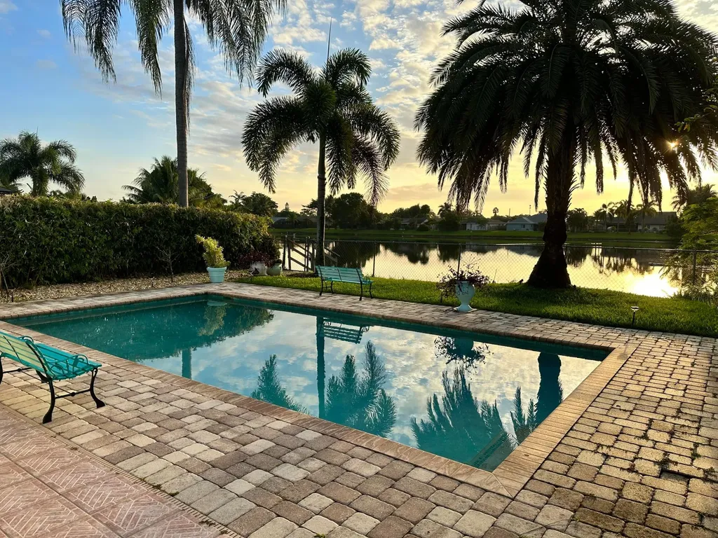 5010 Woodstone Circle N Lake Worth FL 33463