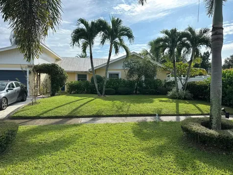 5010 Woodstone Circle N Lake Worth FL 33463
