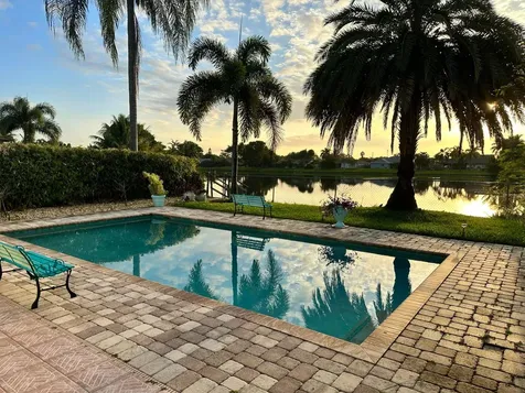 5010 Woodstone Circle N Lake Worth FL 33463