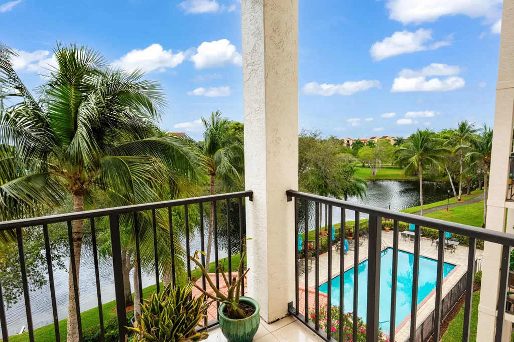 2105 Lavers Circle Delray Beach FL 33444