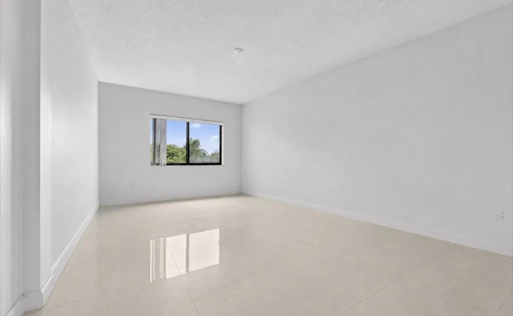 2105 Lavers Circle Delray Beach FL 33444