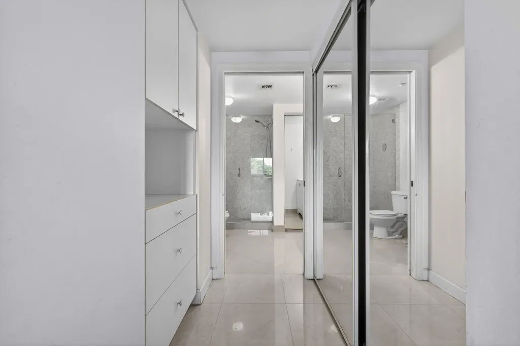 2105 Lavers Circle Delray Beach FL 33444