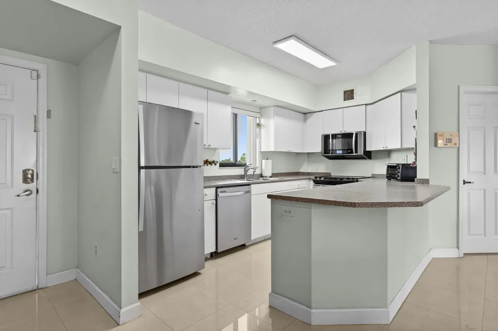 2105 Lavers Circle Delray Beach FL 33444