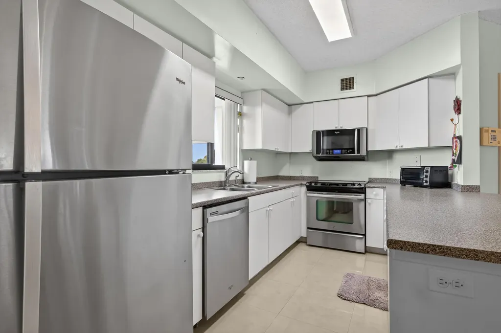 2105 Lavers Circle Delray Beach FL 33444