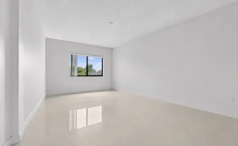 2105 Lavers Circle Delray Beach FL 33444