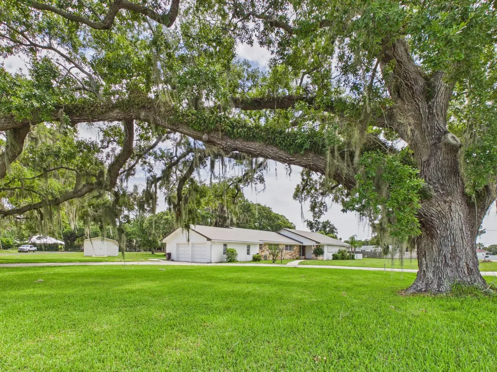 1501 SE 8th Drive Okeechobee FL 34974