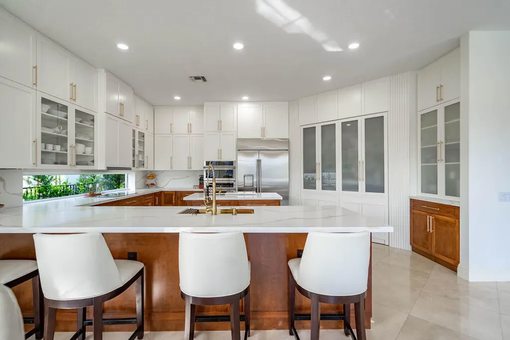2530 NE 31st Court Lighthouse Point FL 33064