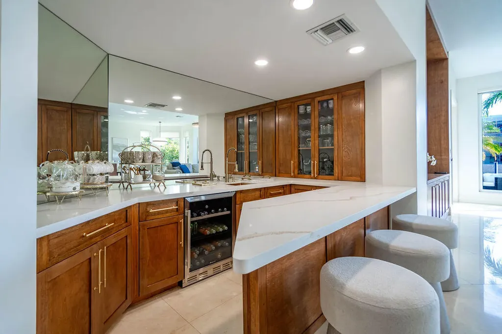 2530 NE 31st Court Lighthouse Point FL 33064