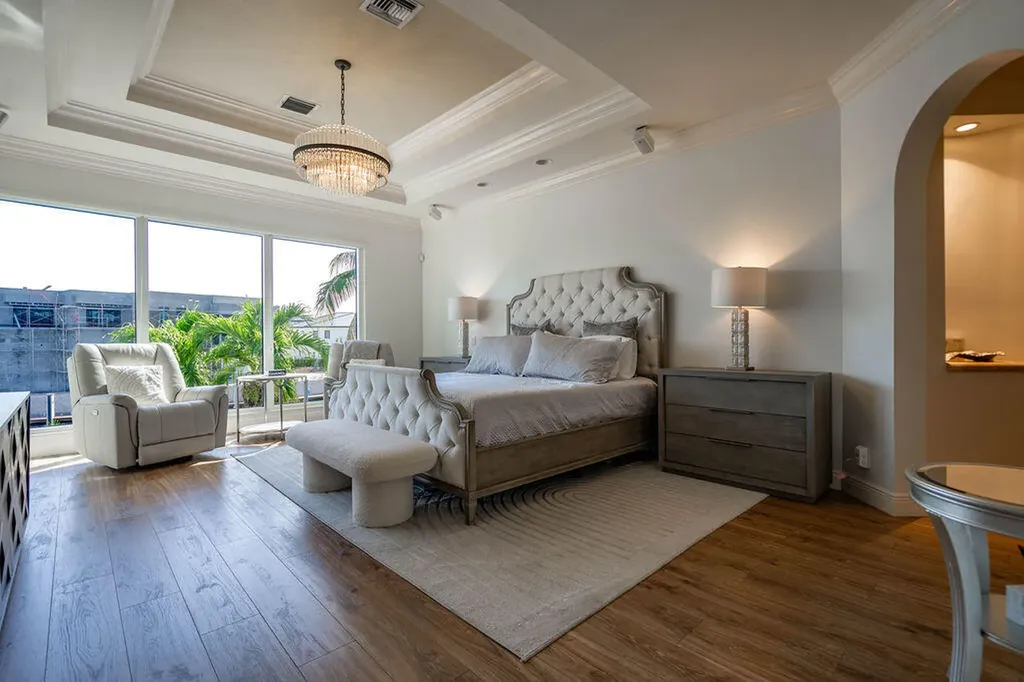 2530 NE 31st Court Lighthouse Point FL 33064