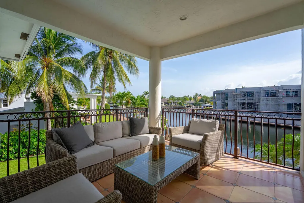 2530 NE 31st Court Lighthouse Point FL 33064