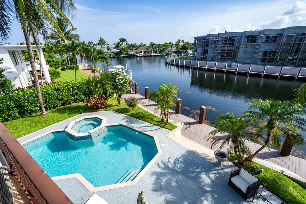 2530 NE 31st Court Lighthouse Point FL 33064