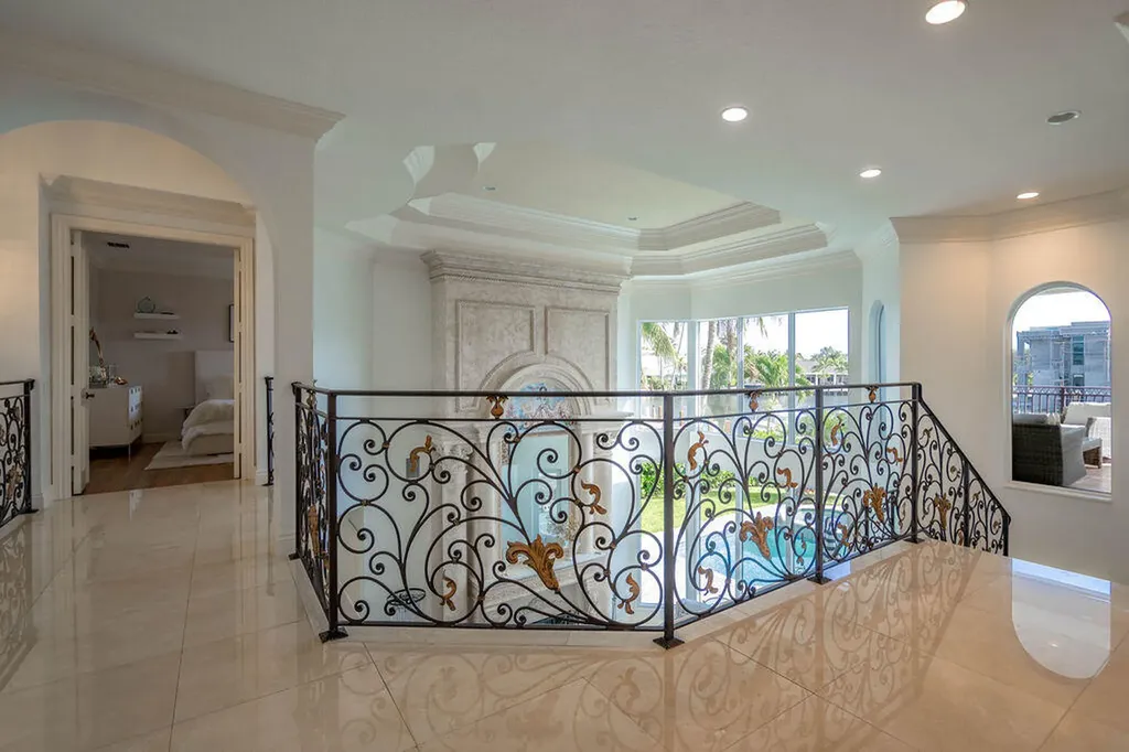 2530 NE 31st Court Lighthouse Point FL 33064