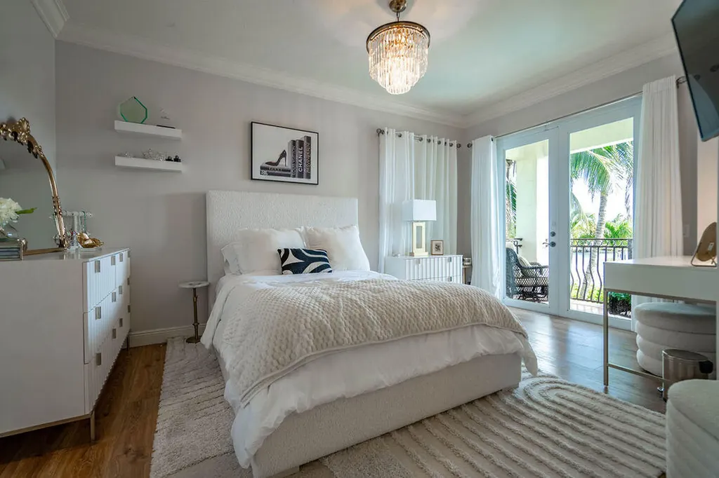 2530 NE 31st Court Lighthouse Point FL 33064