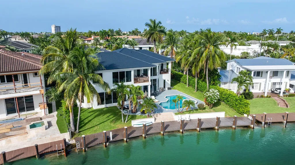 2530 NE 31st Court Lighthouse Point FL 33064