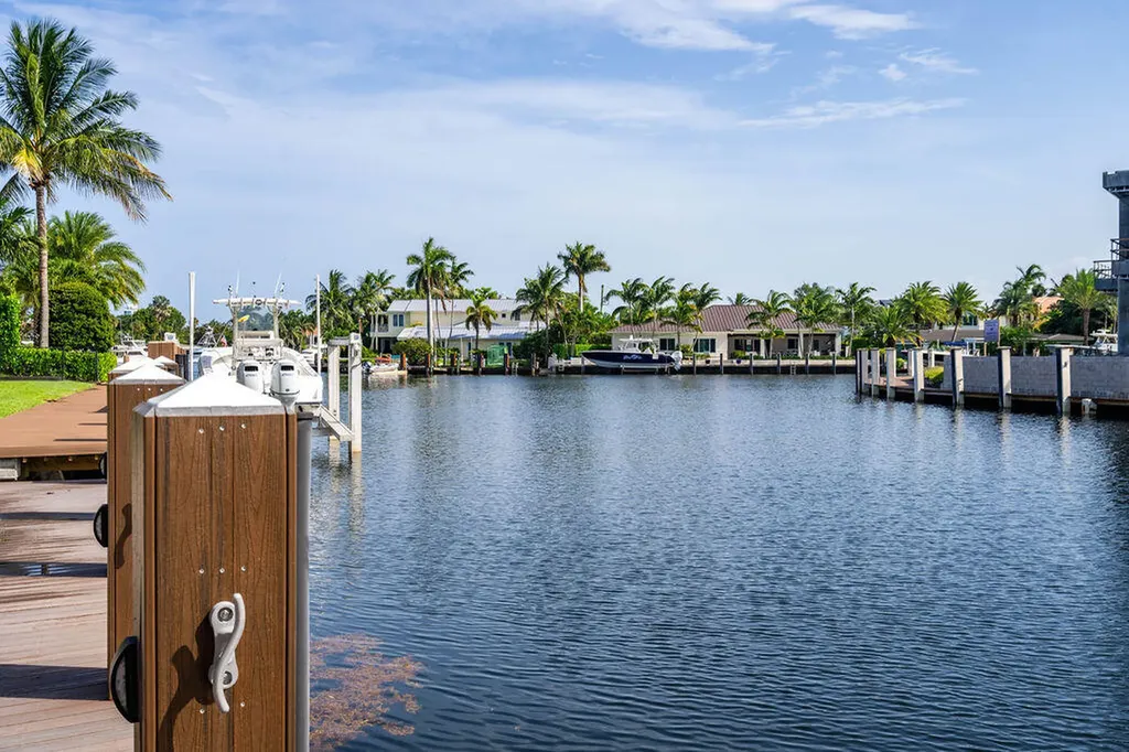 2530 NE 31st Court Lighthouse Point FL 33064