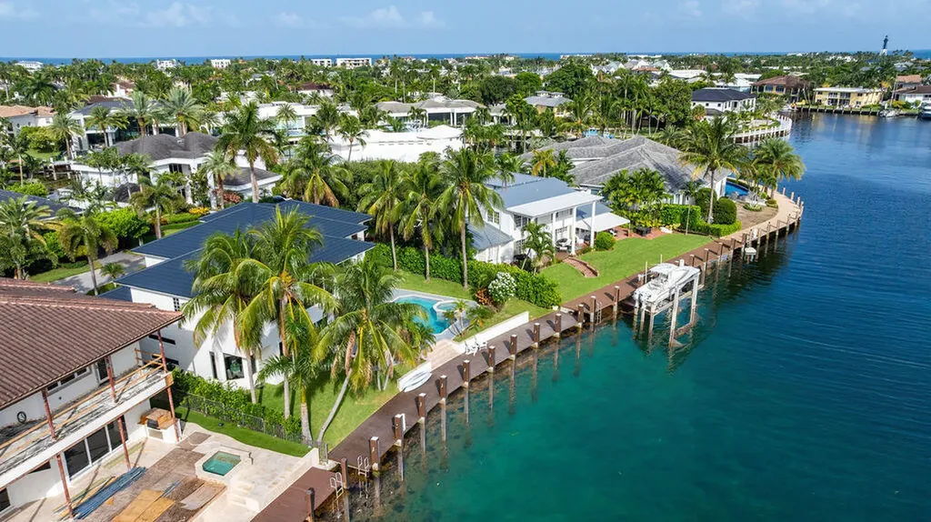 2530 NE 31st Court Lighthouse Point FL 33064
