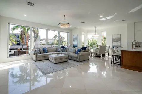 2530 NE 31st Court Lighthouse Point FL 33064