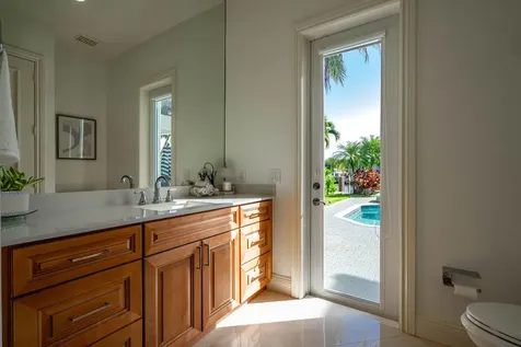 2530 NE 31st Court Lighthouse Point FL 33064