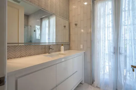 2530 NE 31st Court Lighthouse Point FL 33064