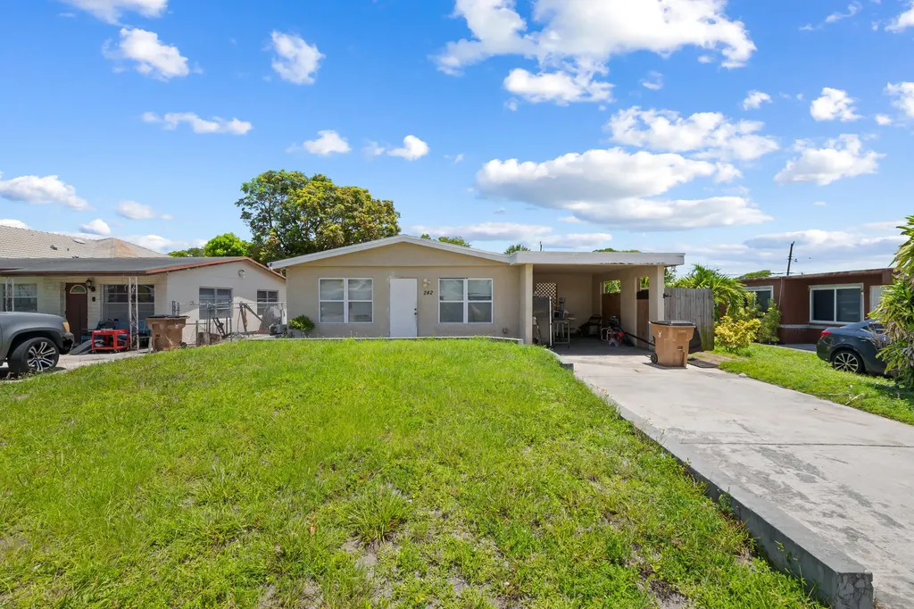 242 SW 3rd Street Deerfield Beach FL 33441