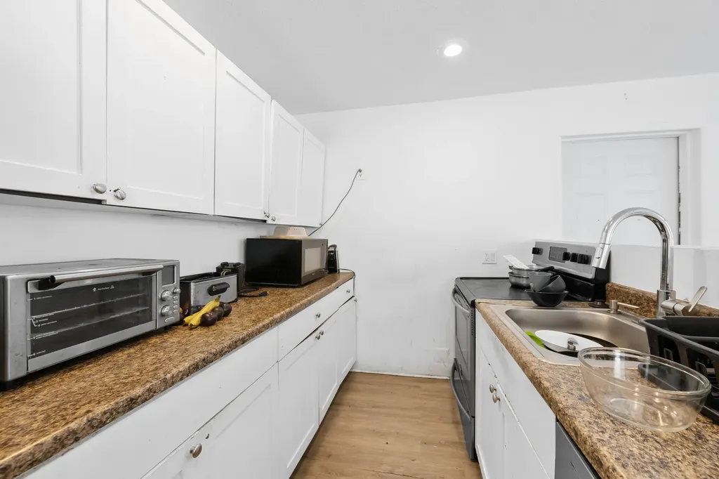 242 SW 3rd Street Deerfield Beach FL 33441