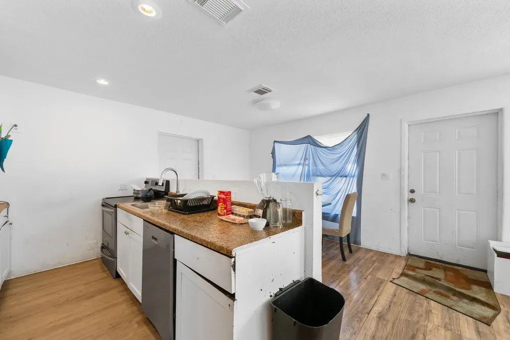 242 SW 3rd Street Deerfield Beach FL 33441