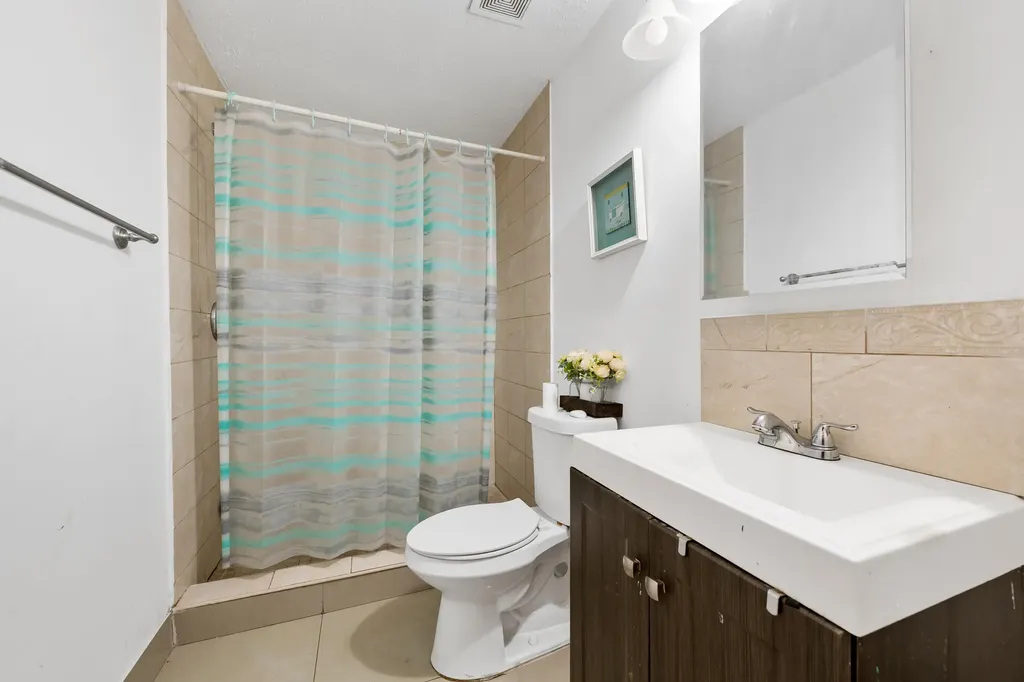 242 SW 3rd Street Deerfield Beach FL 33441