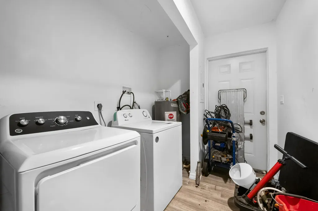 242 SW 3rd Street Deerfield Beach FL 33441