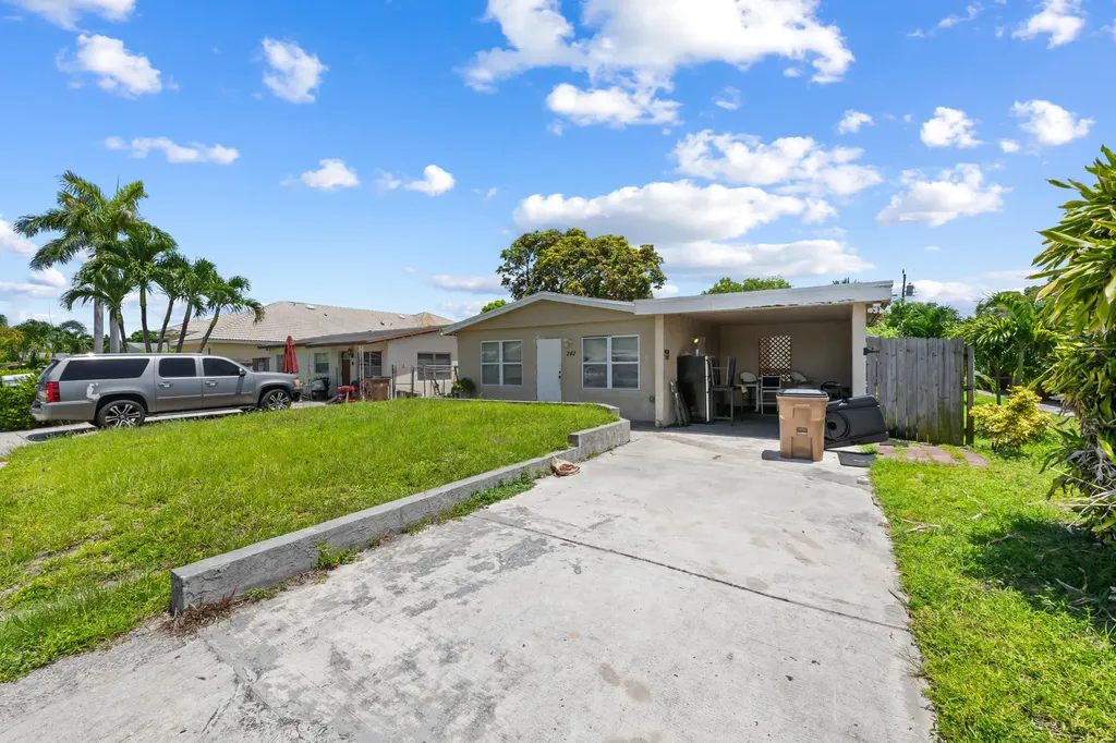 242 SW 3rd Street Deerfield Beach FL 33441