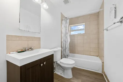 242 SW 3rd Street Deerfield Beach FL 33441