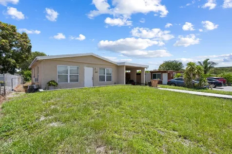 242 SW 3rd Street Deerfield Beach FL 33441