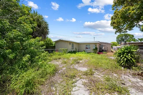 242 SW 3rd Street Deerfield Beach FL 33441