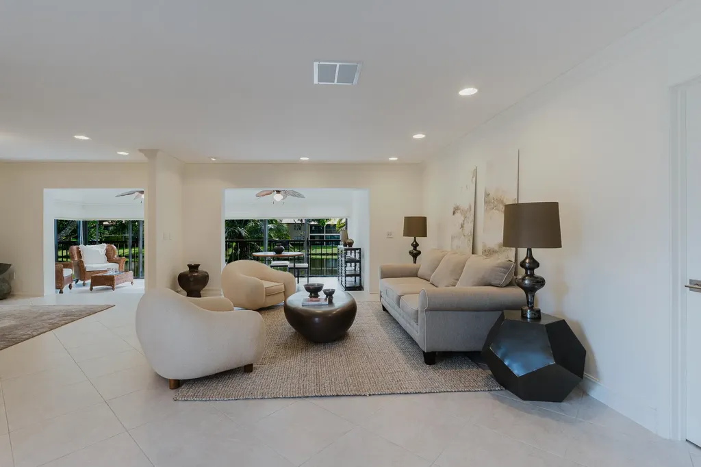 9277 Vista Del Lago Boca Raton FL 33428