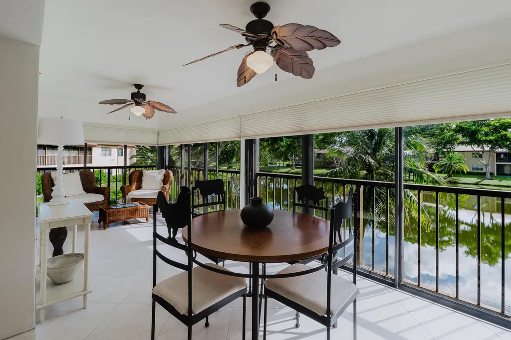 9277 Vista Del Lago Boca Raton FL 33428