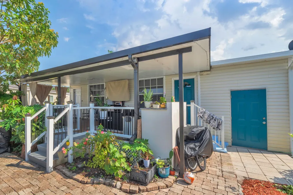 138 Plantation Boulevard Greenacres FL 33467
