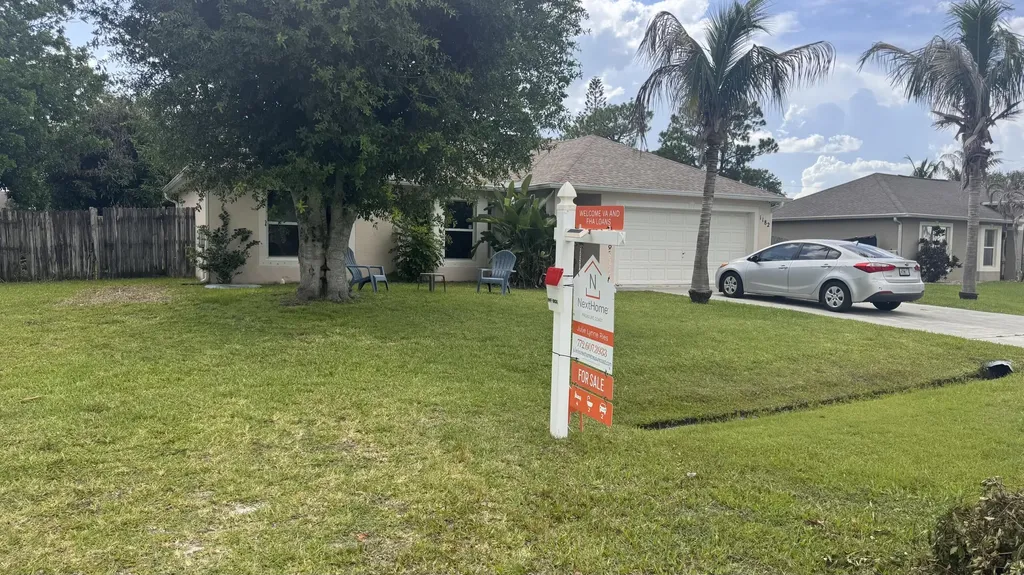 1182 SW Granadeer Street Port St Lucie FL 34983
