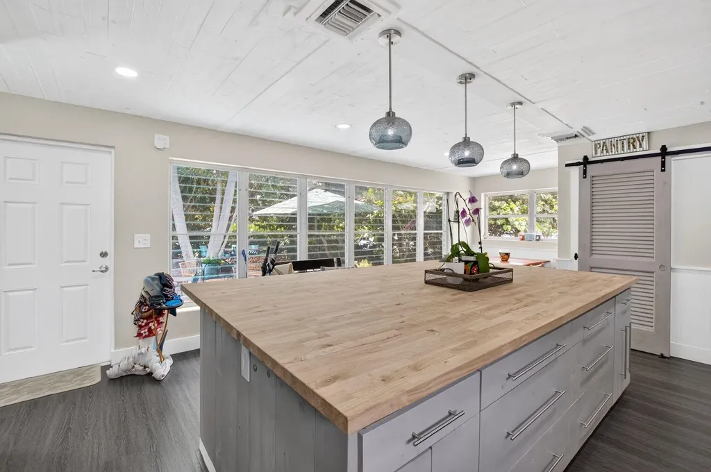 7381 High Ridge Road Boynton Beach FL 33426