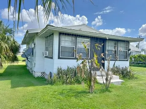 315 Avenue J Moore Haven FL 33471