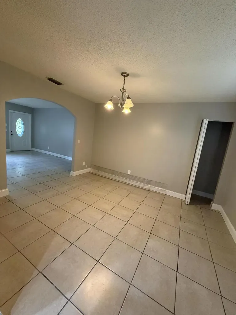 1605 N 42nd Street Fort Pierce FL 34947