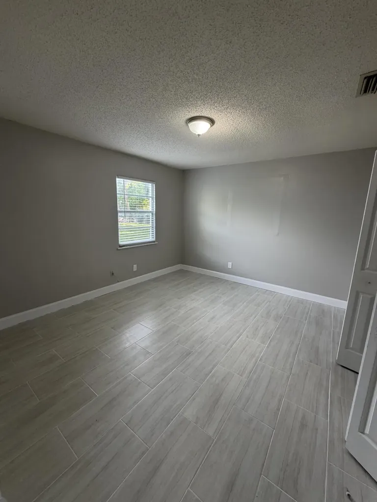 1605 N 42nd Street Fort Pierce FL 34947