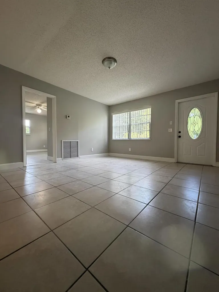 1605 N 42nd Street Fort Pierce FL 34947