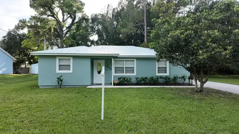1605 N 42nd Street Fort Pierce FL 34947