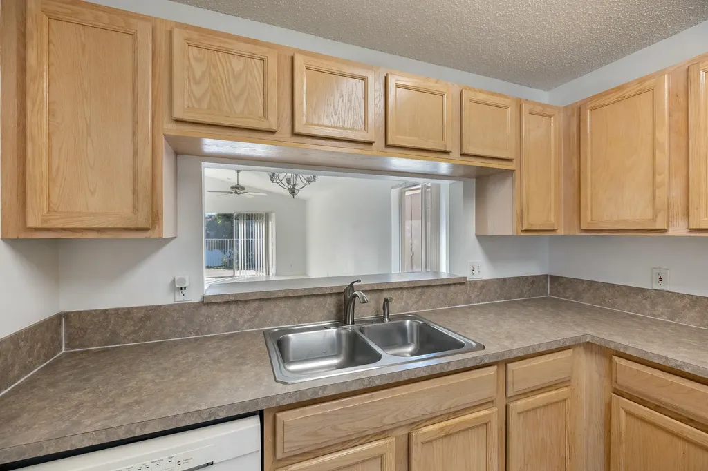 3800 Woodfield Drive Coconut Creek FL 33073