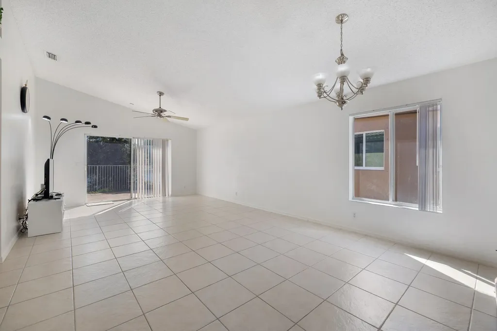 3800 Woodfield Drive Coconut Creek FL 33073